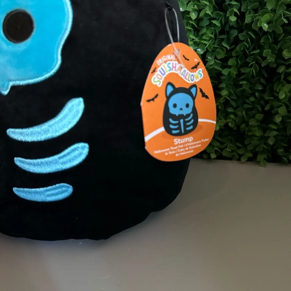 Stump the Skeleton Cat Halloween Plush Treat Pail Squishmallows New with Tag